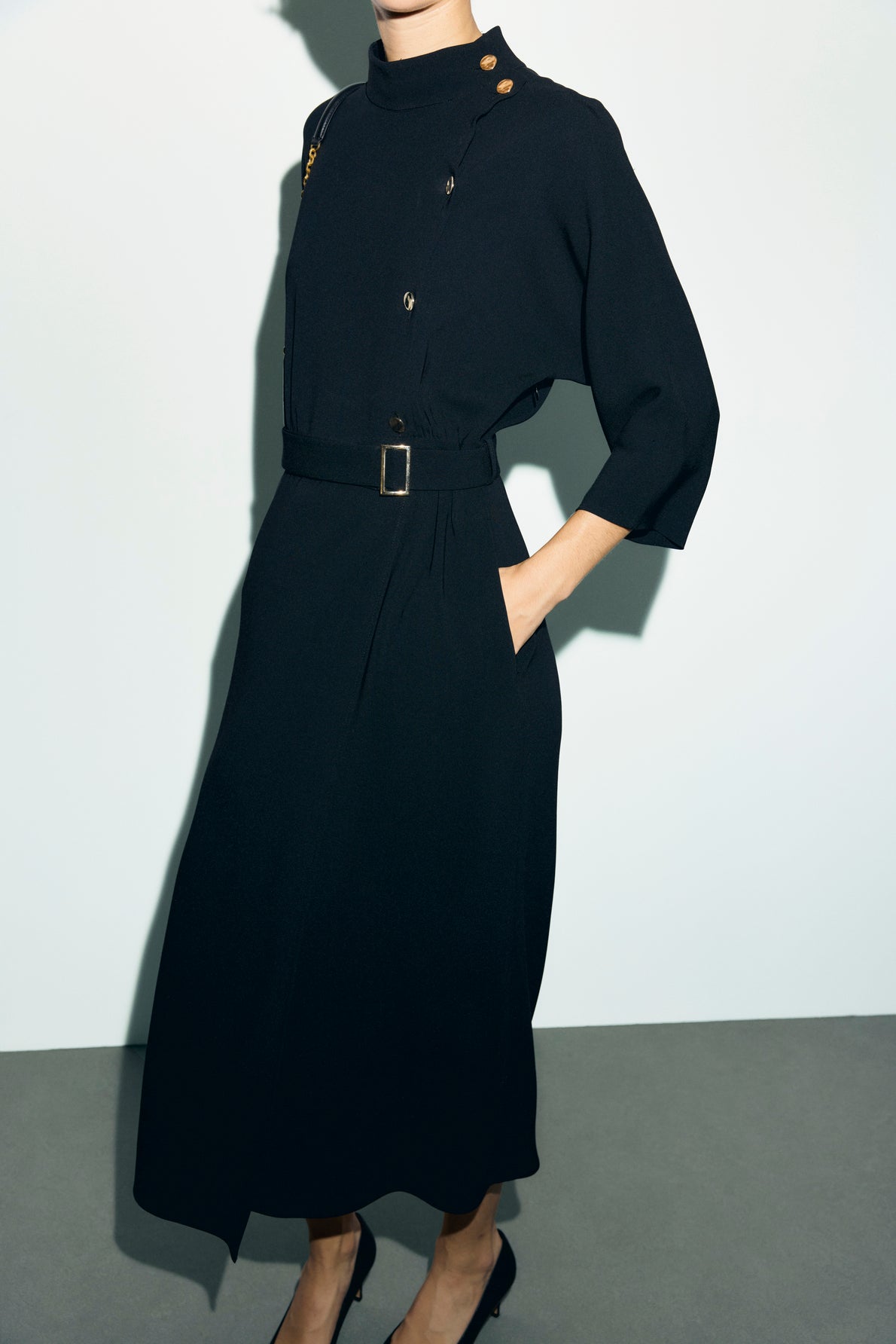 Robe midi à col montant et boutons dorés - CAPU - 1